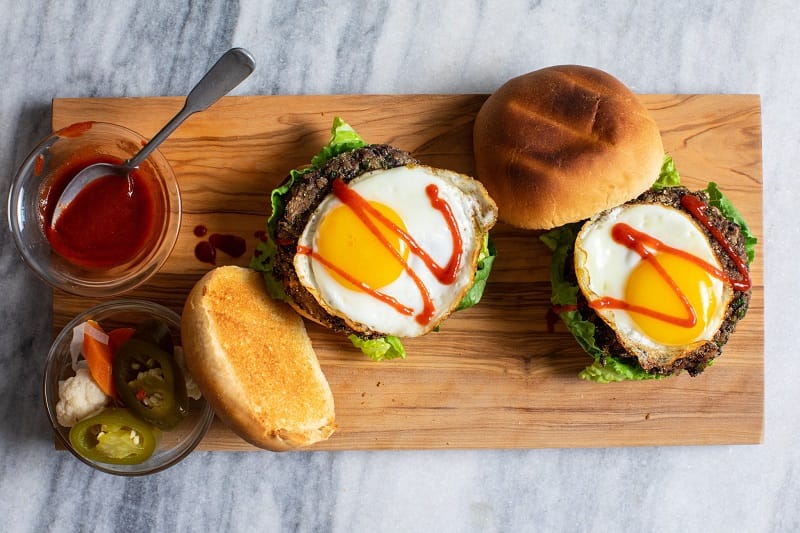 What Kind Of Egg Is Best On A Burger